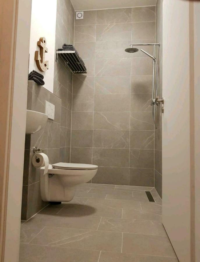 Altenbeken- Ferienwohnung Esterno foto
